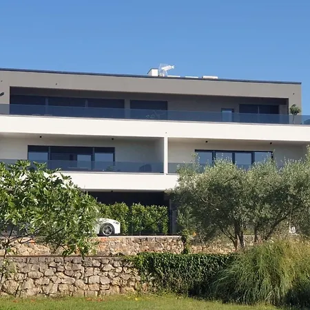 Coco De Luxe * Malinska