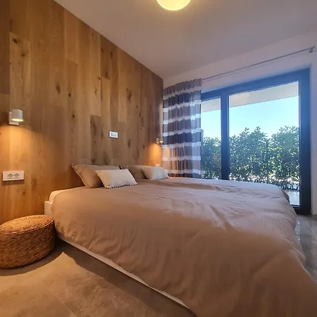 Coco De Luxe Apartment